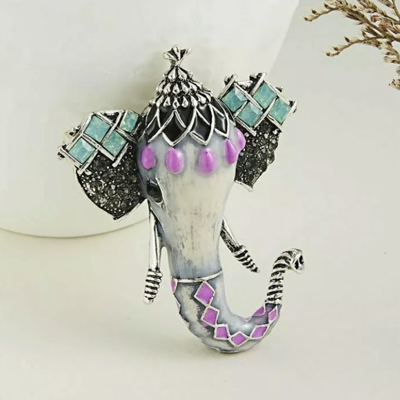 New! Gorgeous Jeweled Elephant Brooch - Picture 1 of 5